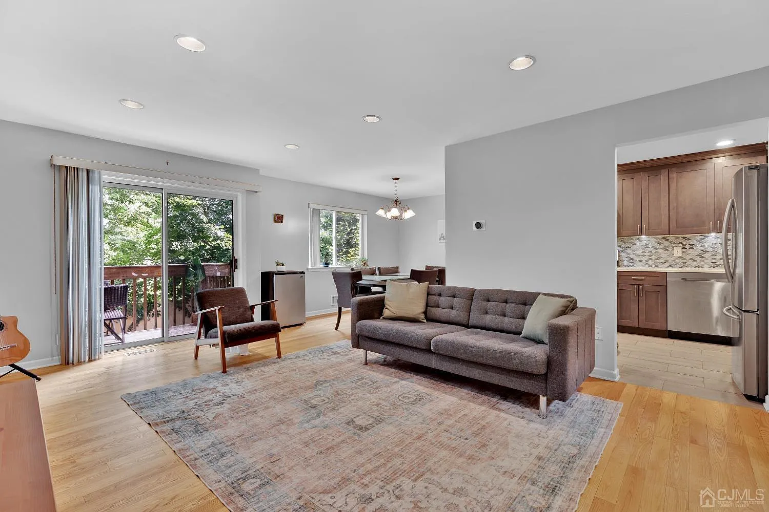 1704 Madaline Dr photo 1