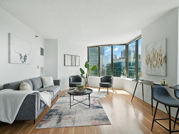 2nd image of 400 N La Salle Dr APT 2908