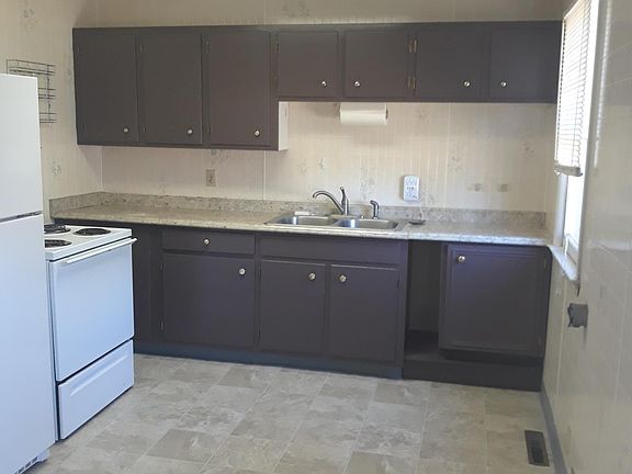 3rd image of 707 Reynolds St Unit A