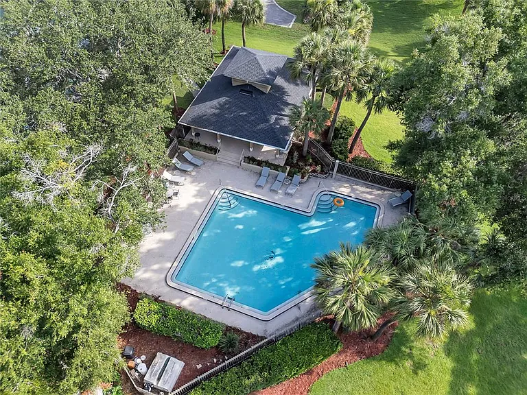 8313 Citrus Chase Dr — Photo 3