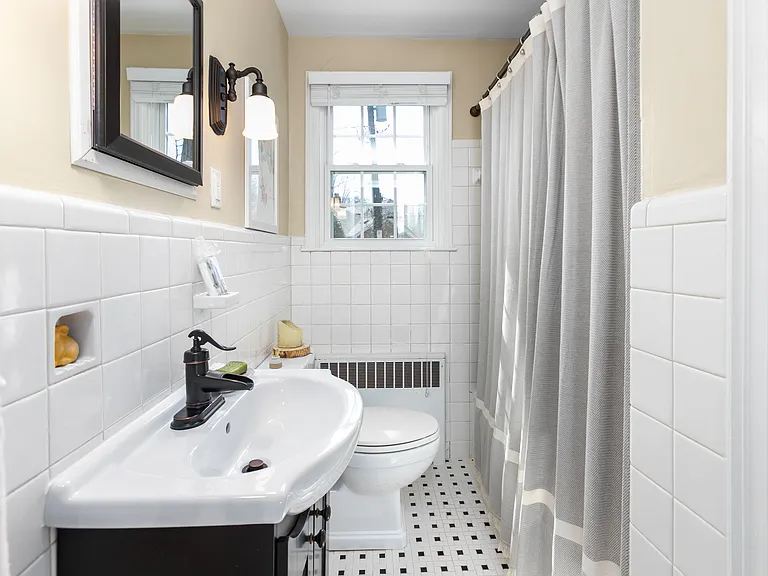 203 Elmwood Dr — Photo 32
