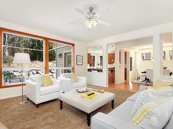 4th image of 2532 Larchmount Dr NE