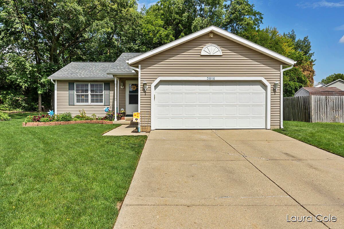 3816 Amberly Ct SE, Grand Rapids, MI 49508 Zillow