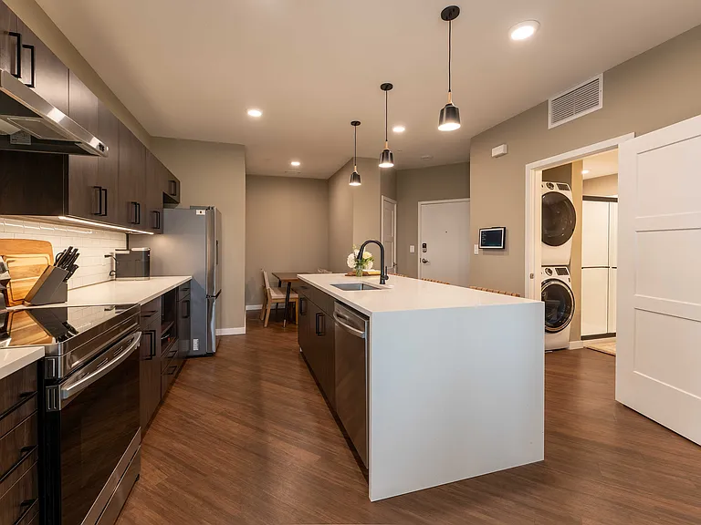 1364 E Battlefield Rd — Photo 182