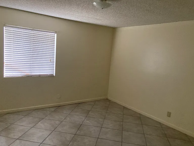 7236 Garden Dr #6 — Photo 3