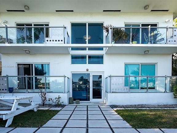 2nd image of 7171 Bay Dr APT 12