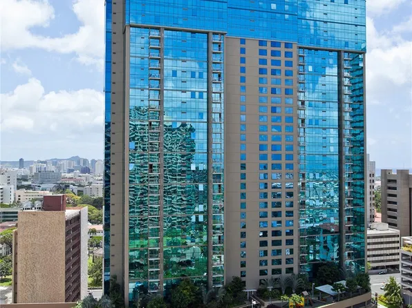 1200 Queen Emma St APT 2208, Honolulu, HI 96813