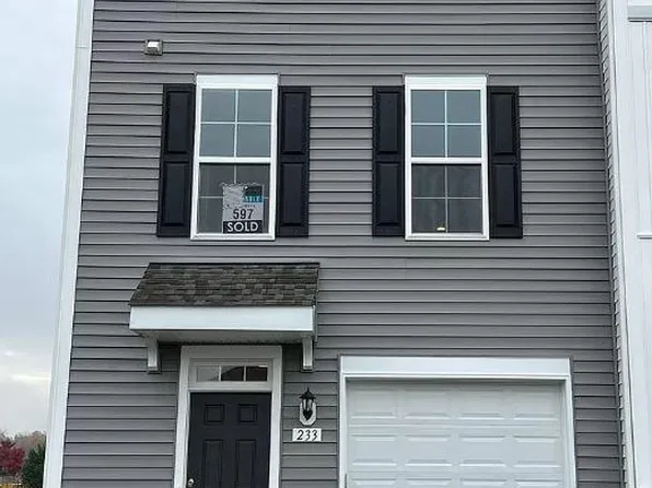 233 Hillsdale Pl, Martinsburg, WV 25403