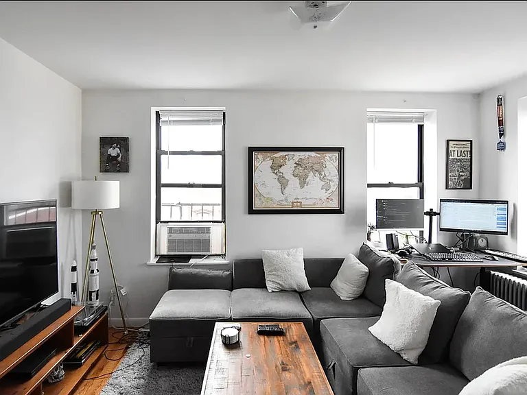 166 N 7th St #4 — Photo 2