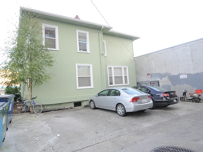 4707 Brooklyn Ave NE #E — Photo 13