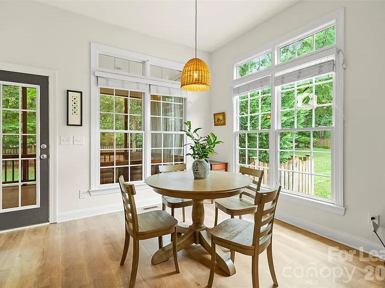 8804 Brentfield Rd — Photo 12