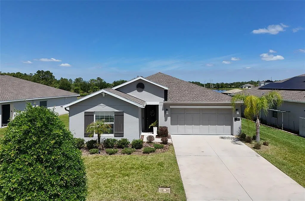 4 bed, 2.0 bath, 1950 sqft, $2,500 — Photo 1