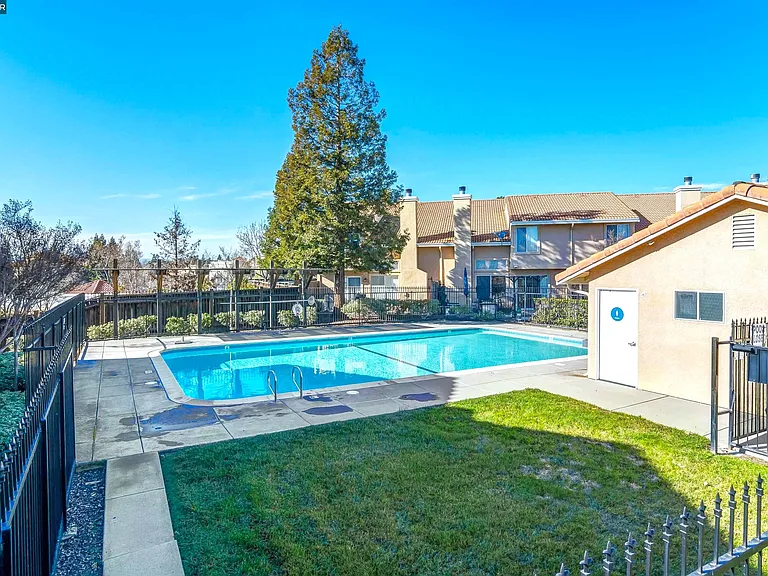 4378 Conejo Dr — Photo 45