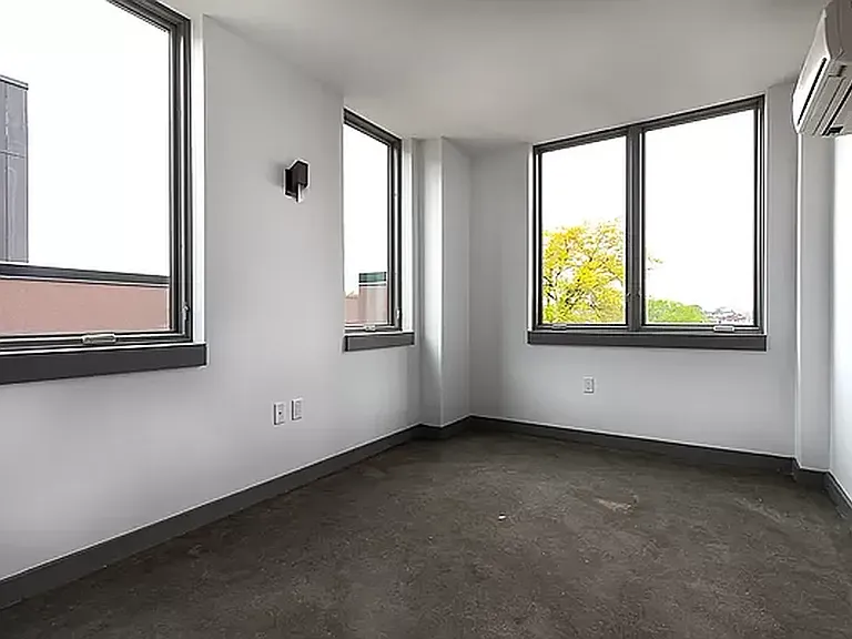 410 Tompkins Ave #5E — Photo 3