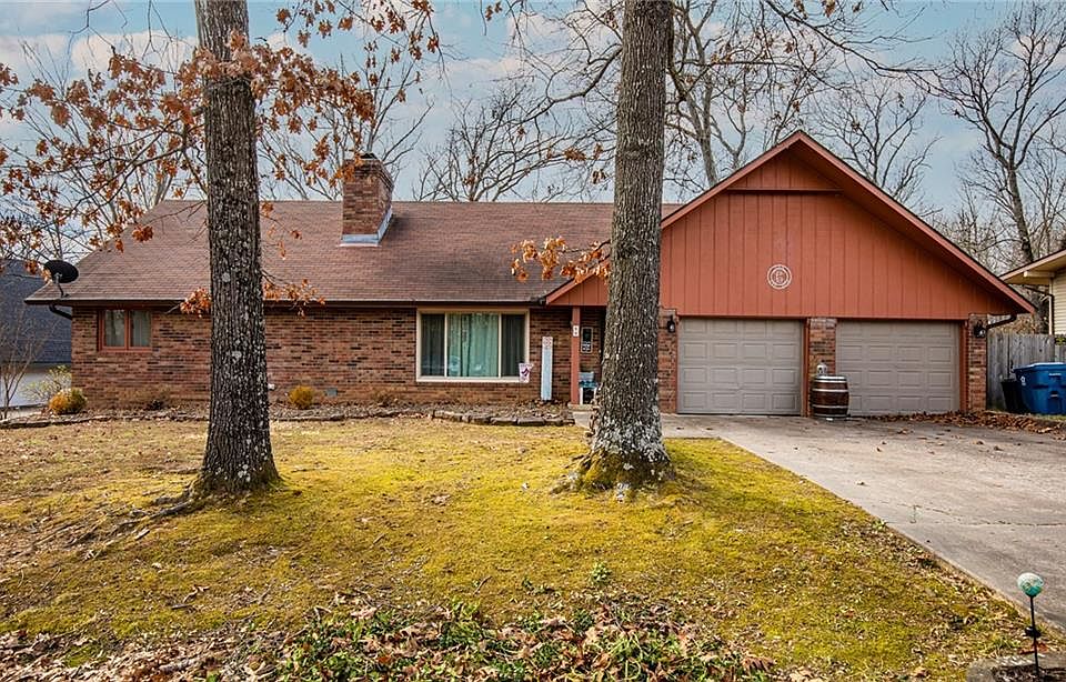 1st image of 48 Lancaster Dr
