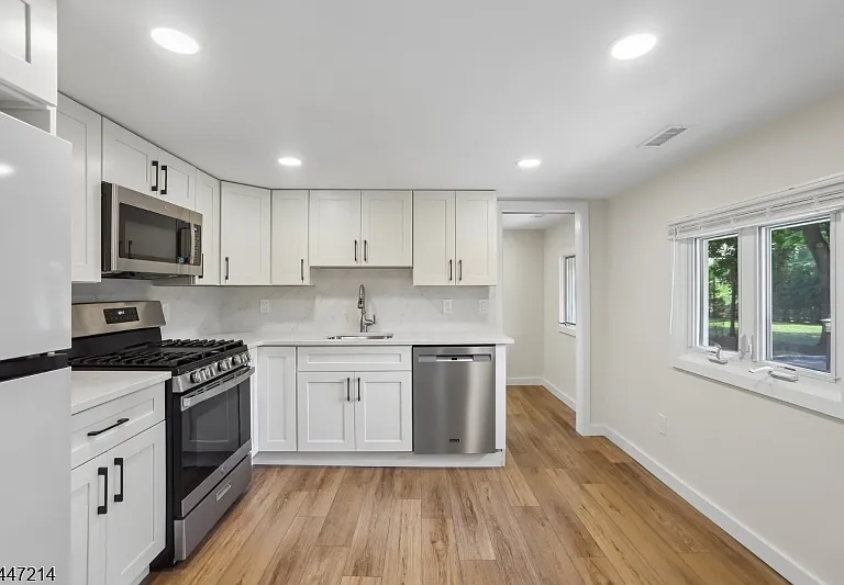25 Alma Ave — Photo 19