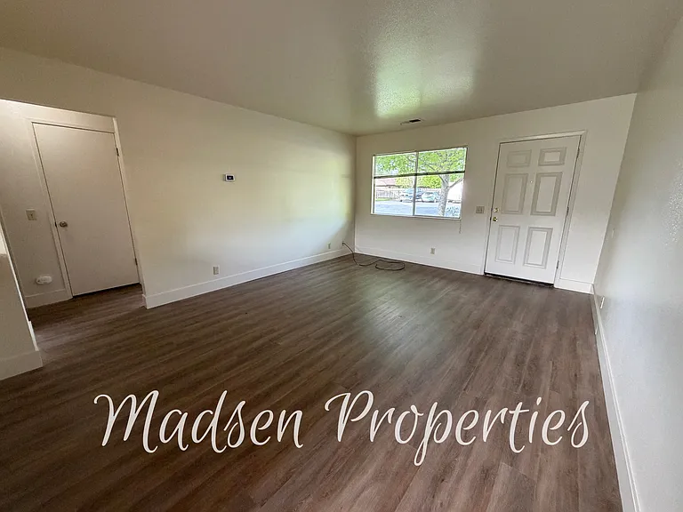 205 W Lassen Ave #12 — Photo 6