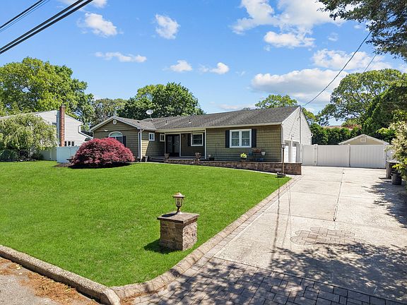 2nd image of 21 Patricia Ln