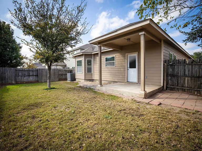 433 Stonebrook Dr — Photo 43