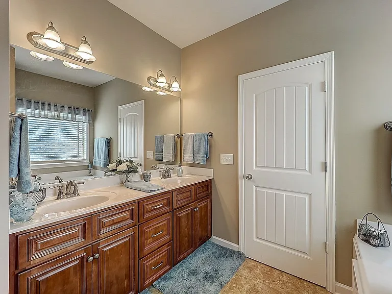 6040 Sanmar Dr — Photo 27