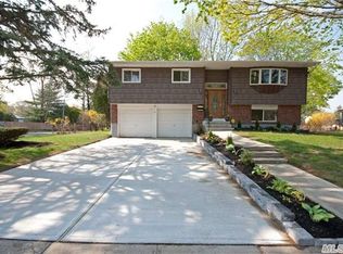 165 Old Country Rd, Deer Park, NY 11729
