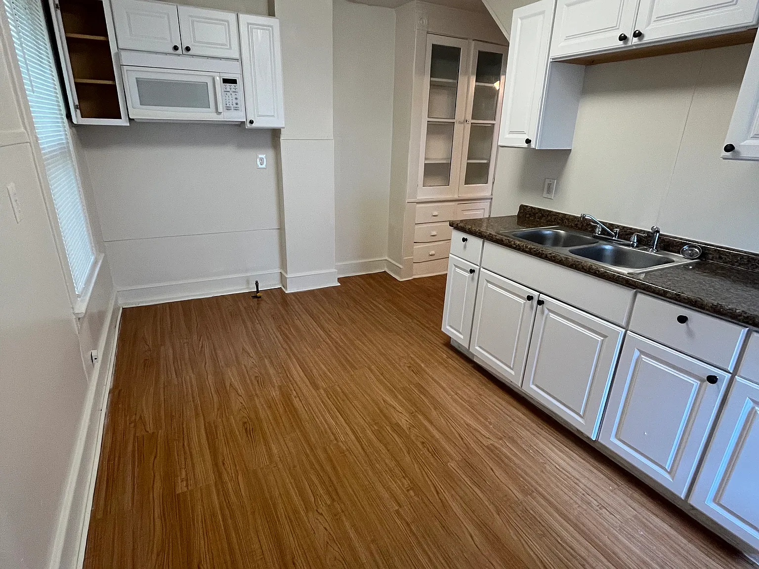 2 bed, 900 sqft, $1,200 — Photo 2