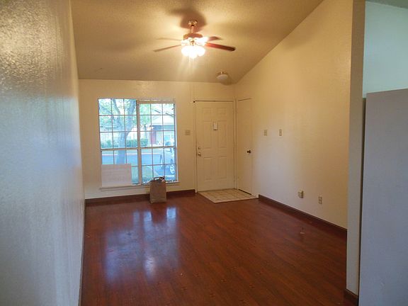 3rd image of 1015 E Yager Ln Unit 76