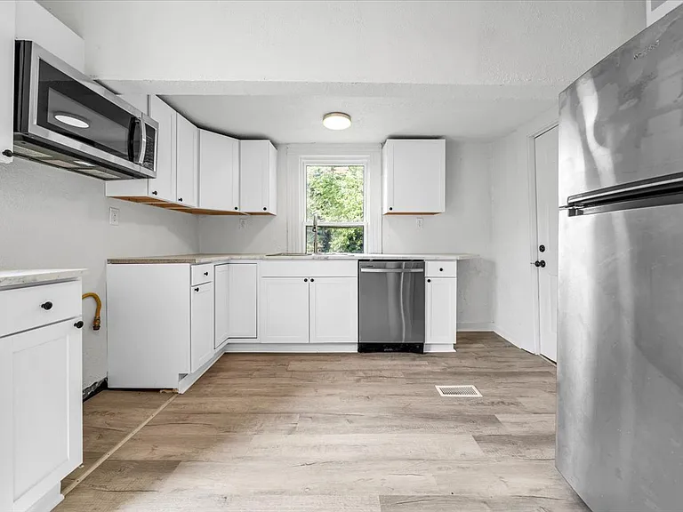 1329 Loudon Ave NW — Photo 21
