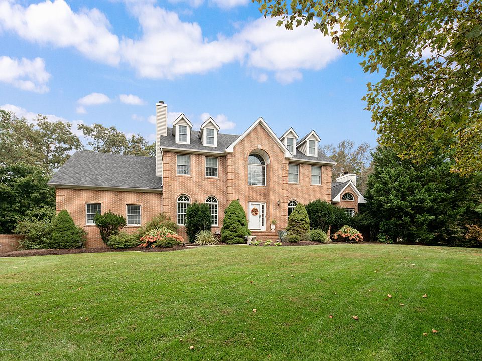 1st image of 1576 Country Club Ln
