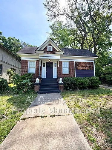 980 Woodland Ave SE Photo 1