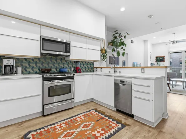 630 Thomas L Berkley Way APT 403, Oakland, CA 94612