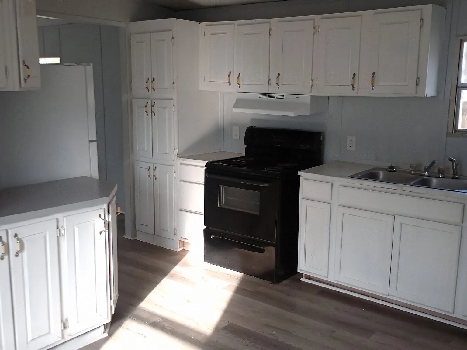 3 bed, 10 sqft, $850 — Photo 4