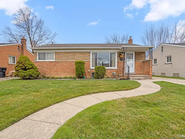 8531 Blackburn Dr, Westland, MI 48185