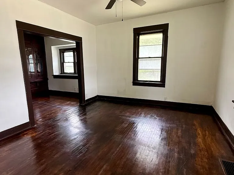 1934 SW Van Buren St — Photo 3
