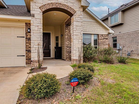 4th image of 375 Tailwind Dr