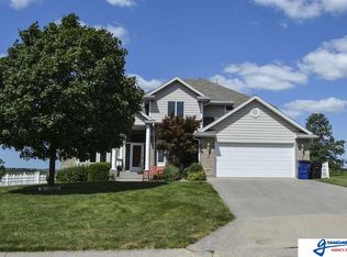 1611 Behling Dr, Syracuse, NE 68446