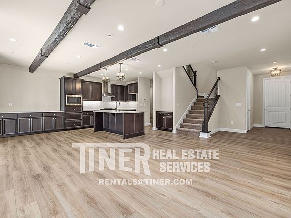 3rd image of 8939 Fair Oaks Blvd