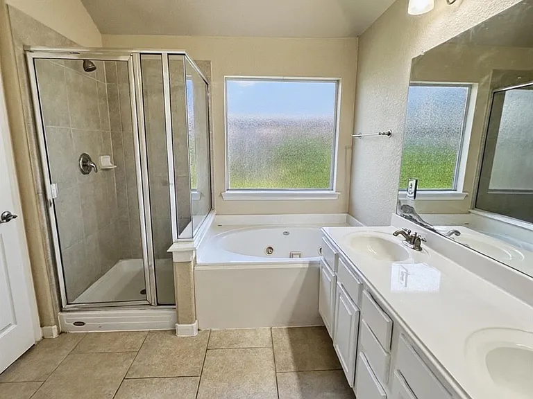 19523 Country Mountain Ct — Photo 22