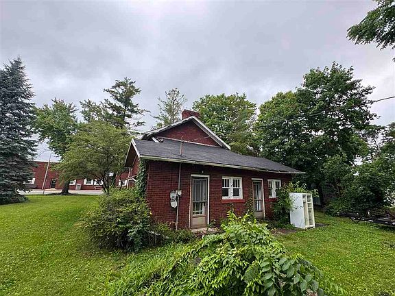 5th image of 205 W Main St