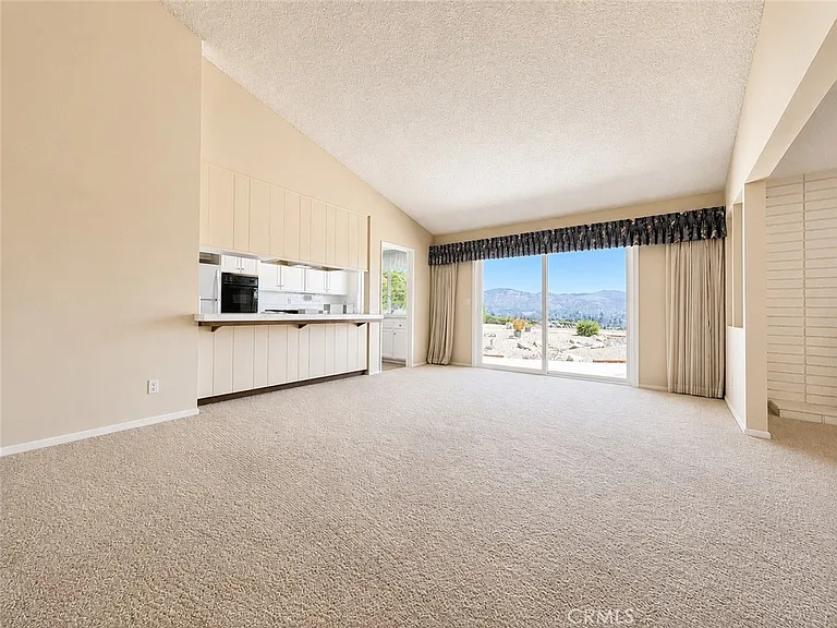 23707 Sandalwood St — Photo 5