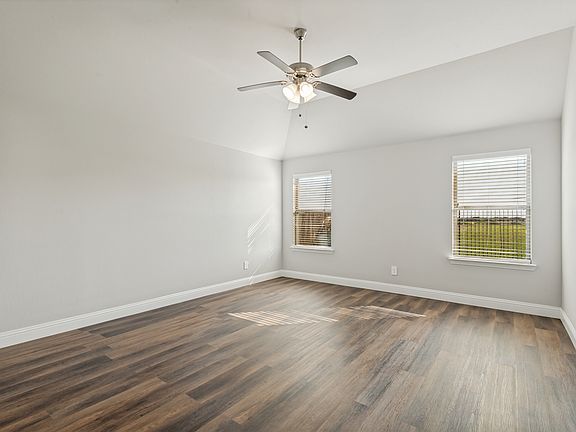 5th image of 328 Van Buren Dr