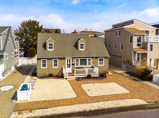 11 E Lillie Ave, Brant Beach, NJ 08008