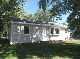 15 Warwick Rd, Stratford, NJ 08084