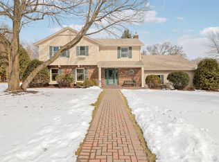 15800 Seaton Pl, Minnetonka, MN 55345