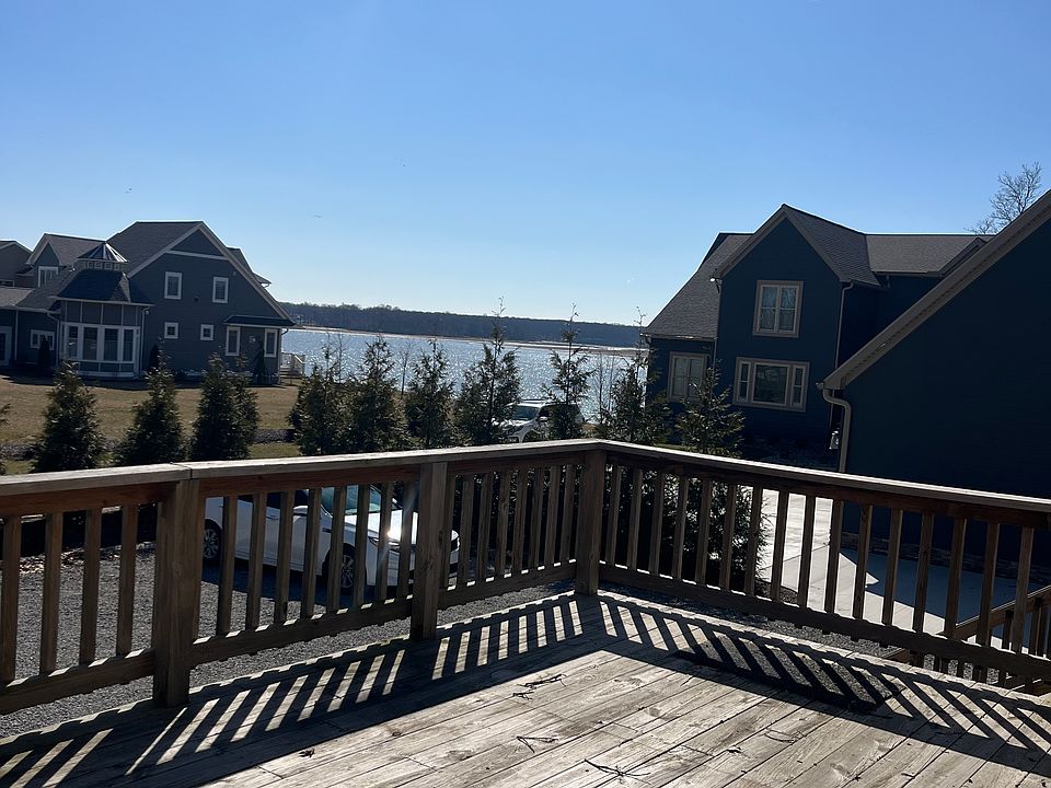 1st image of 237 Orchard Pl