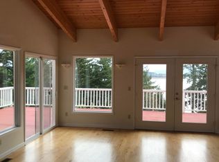 2561 SW Scenic Heights St, Oak Harbor, WA 98277