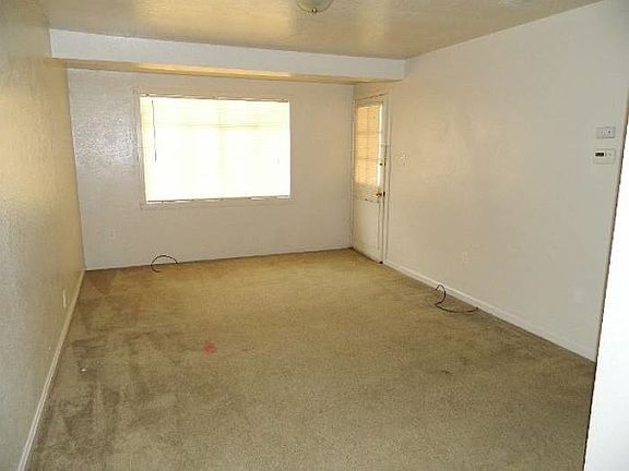 3rd image of 513 Roselawn Ave APT A