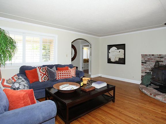 3rd image of 18802 Dundee Ave
