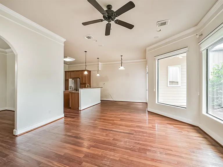 11025 Robin Hood Ct — Photo 7