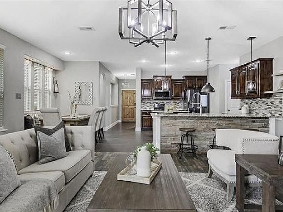 4th image of 1507 Cole Ln
